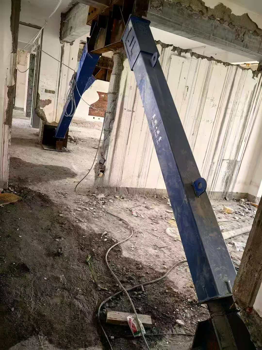 德阳柱子粘钢加固施工工艺